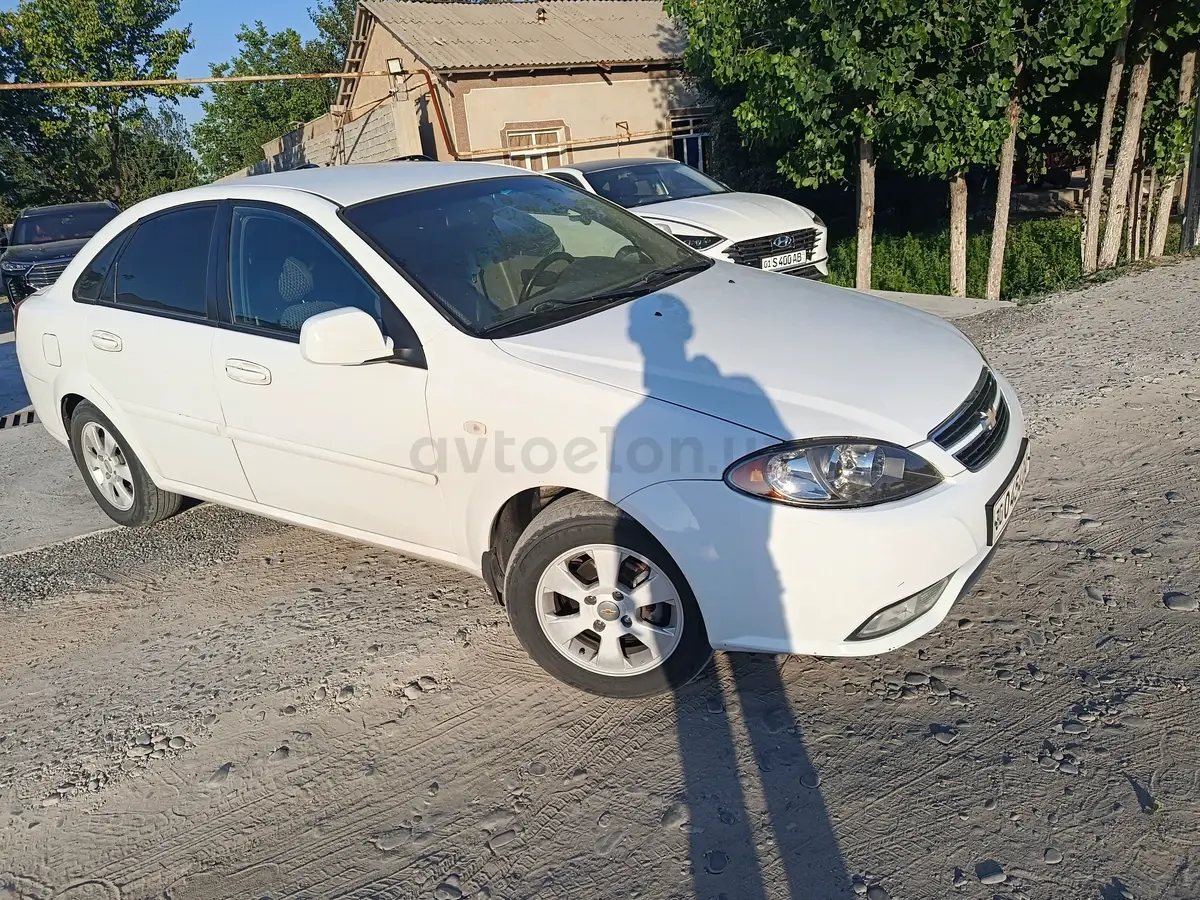 Chevrolet Gentra,  2 позиция
