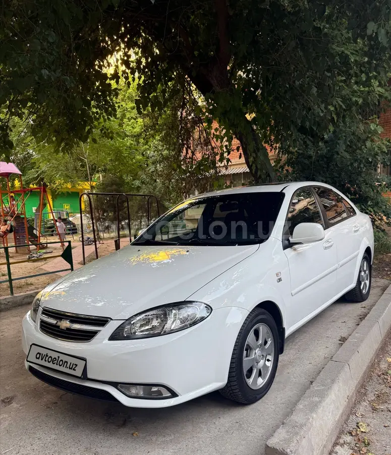 Chevrolet Gentra,  3 позиция