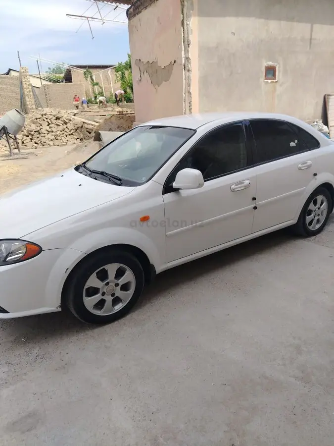 Chevrolet Gentra,  2 позиция