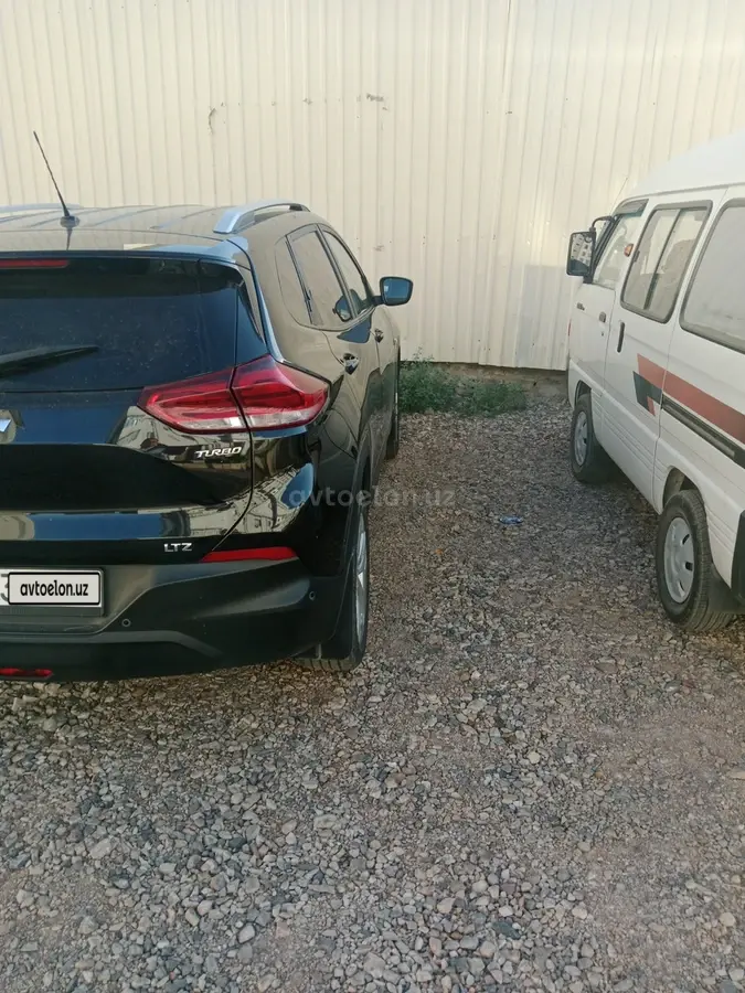 Chevrolet Tracker 2