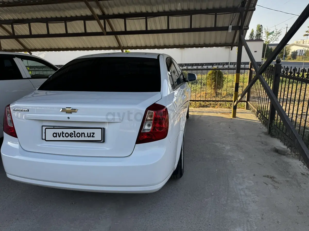 Chevrolet Lacetti,  1 позиция Газ-бензин