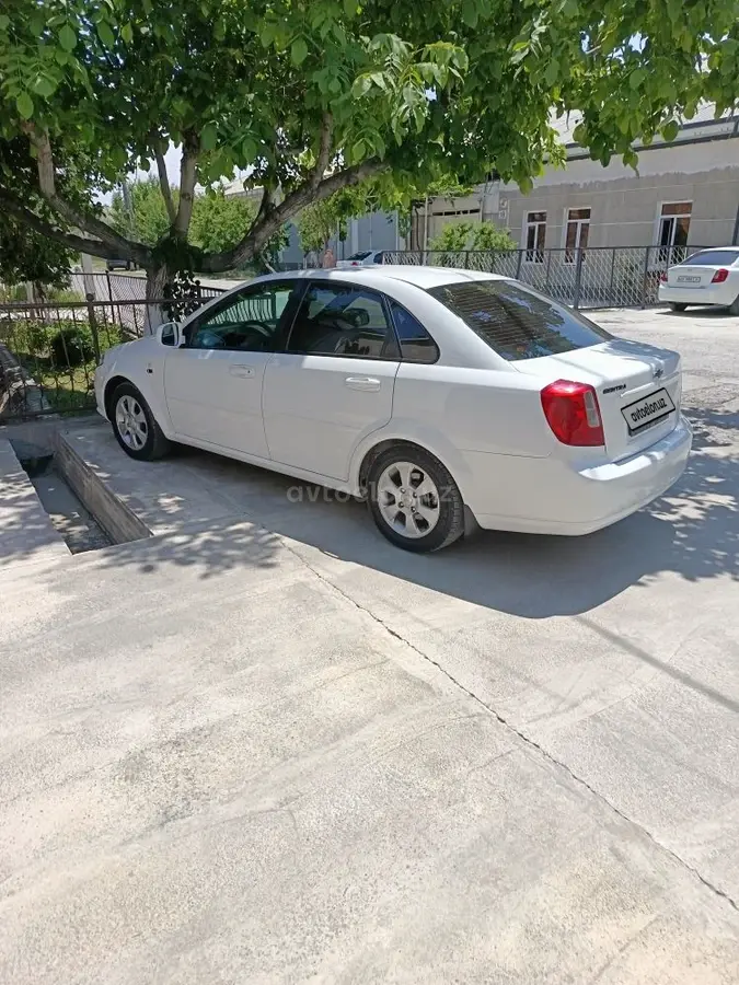 Chevrolet Gentra,  3 позиция