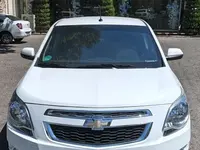 Белый Chevrolet Cobalt, 4 позиция 2023 года, КПП Автомат, в Ташкент за 10 000 y.e. id7409875
