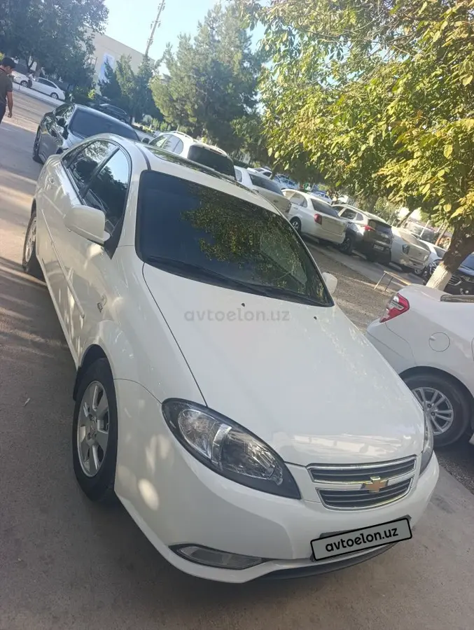 Chevrolet Gentra,  3 позиция