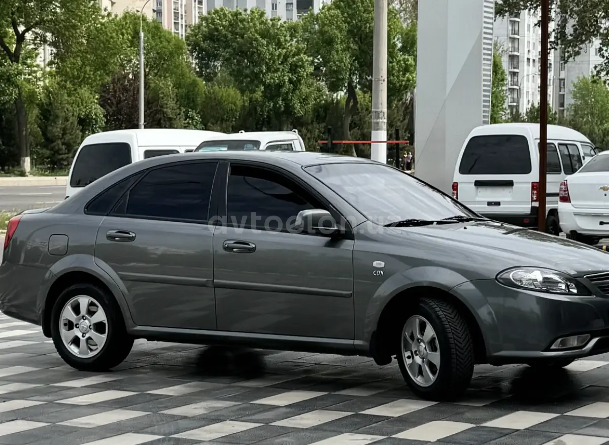 Chevrolet Gentra,  2 позиция