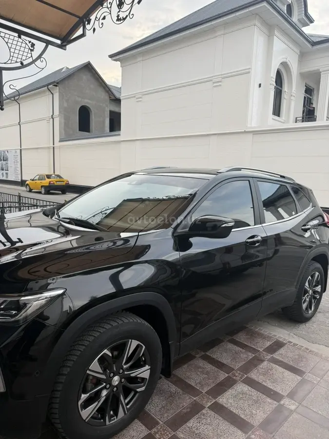 Chevrolet Tracker 2