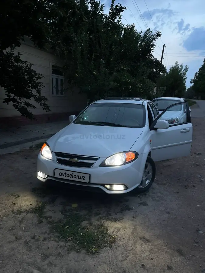 Chevrolet Gentra,  3 позиция
