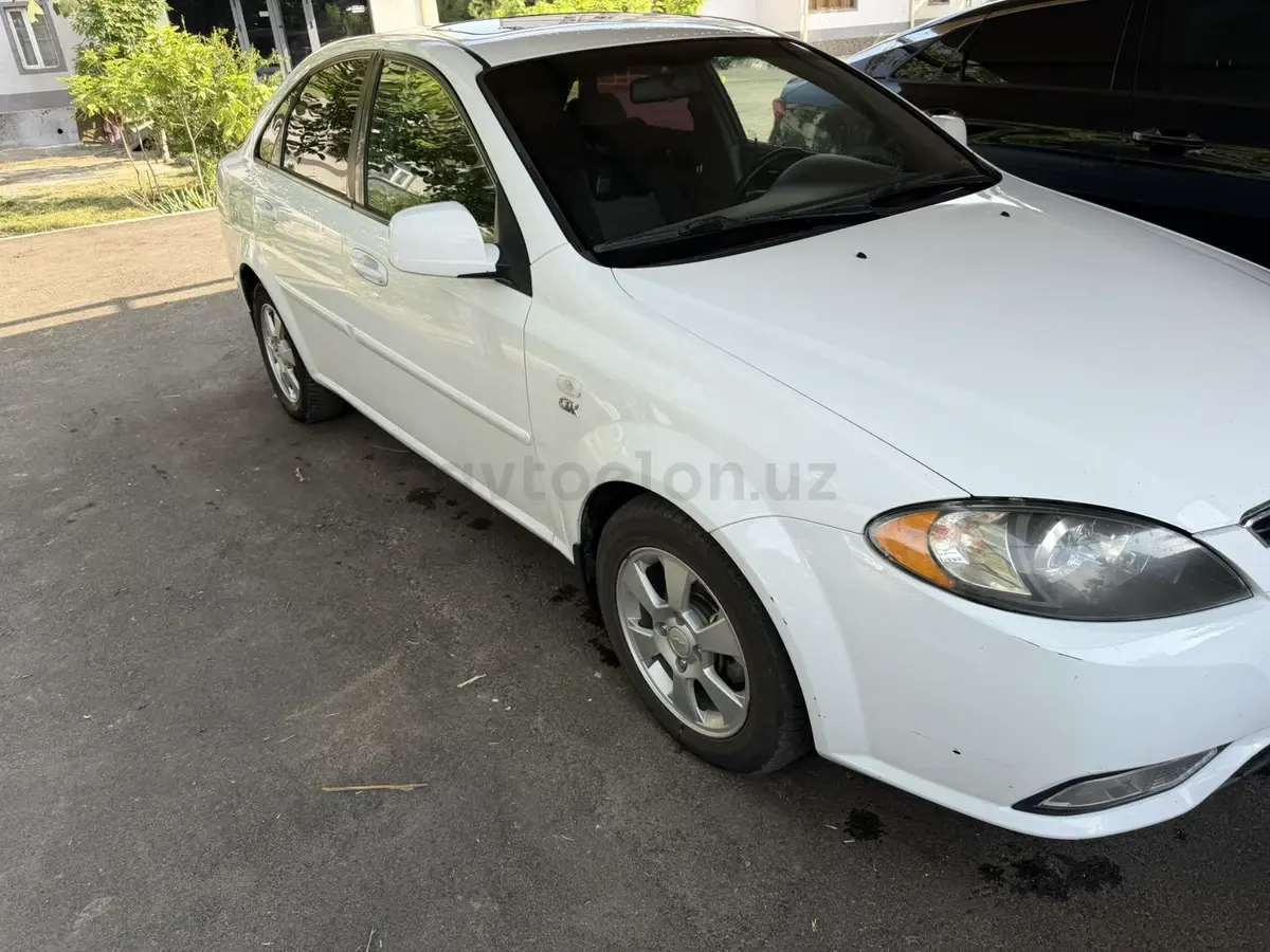 Chevrolet Gentra,  3 позиция