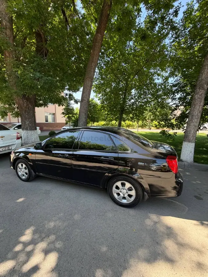 Chevrolet Gentra,  3 позиция