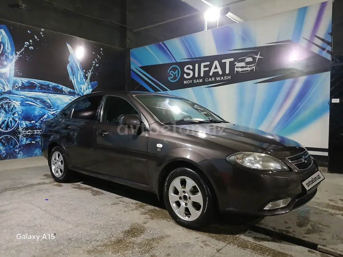 Chevrolet Gentra,  1 позиция Газ-бензин