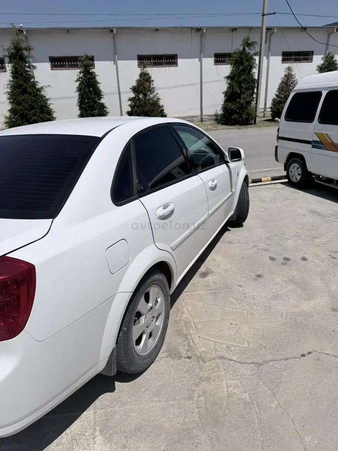 Chevrolet Gentra,  3 позиция