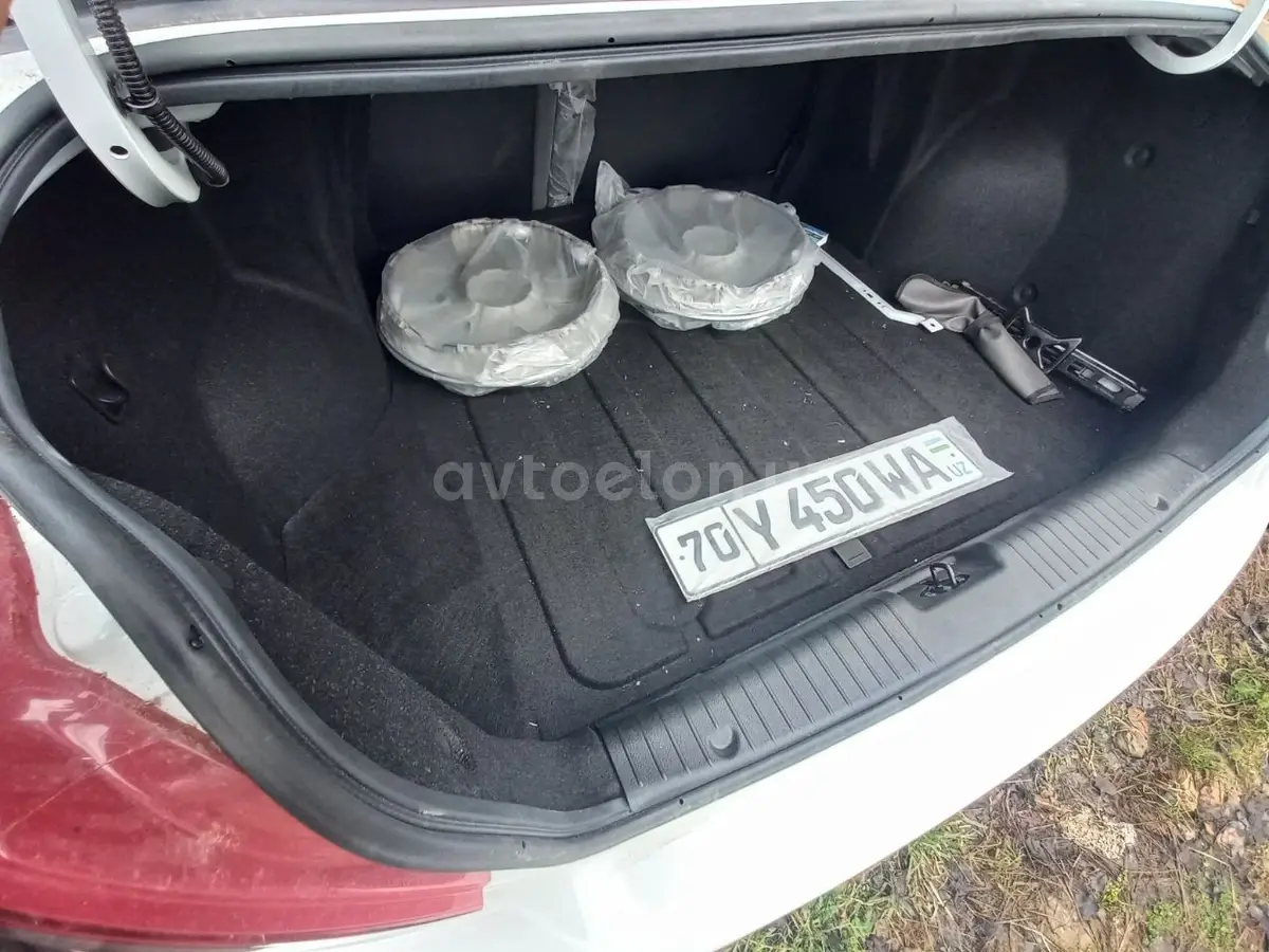 Chevrolet Gentra,  2 позиция