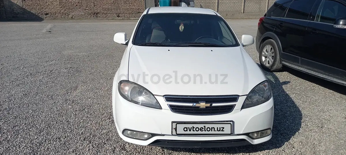 Chevrolet Lacetti,  1 позиция Газ-бензин