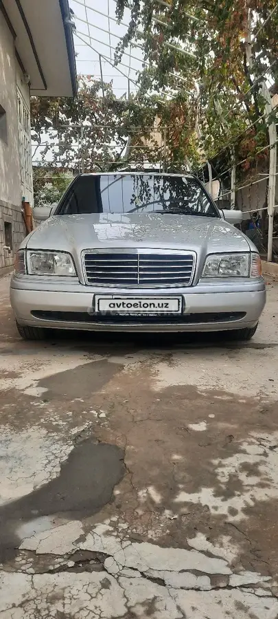 Mercedes-Benz C 180