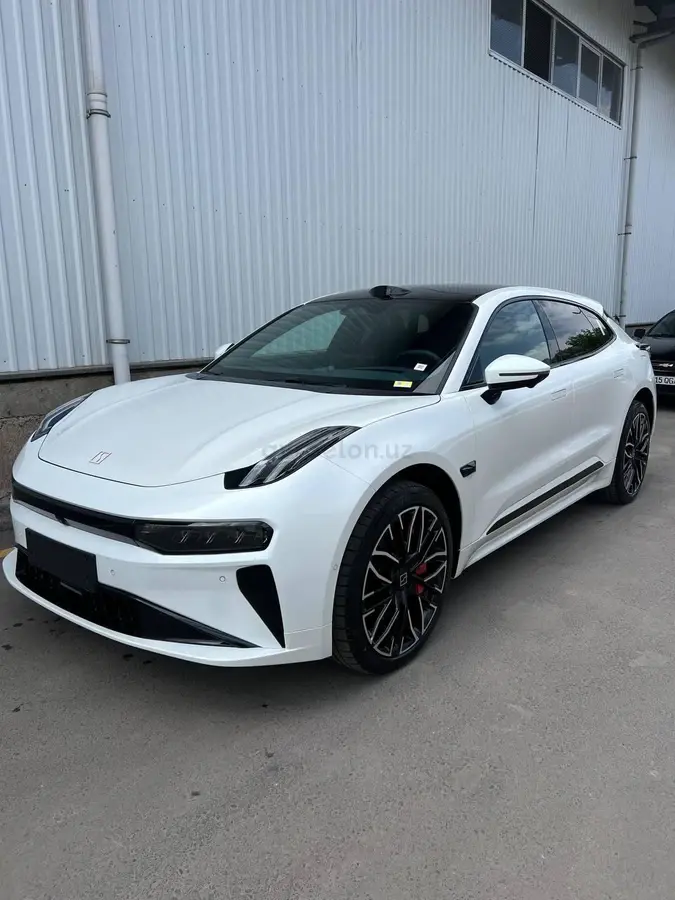 Zeekr 001