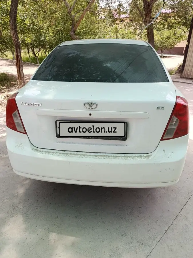 Daewoo Lacetti,  1 позиция Газ-бензин