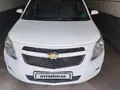 Белый Chevrolet Cobalt, 2 позиция 2013 года, КПП Механика, в Наманган за 5 500 y.e. id7488330