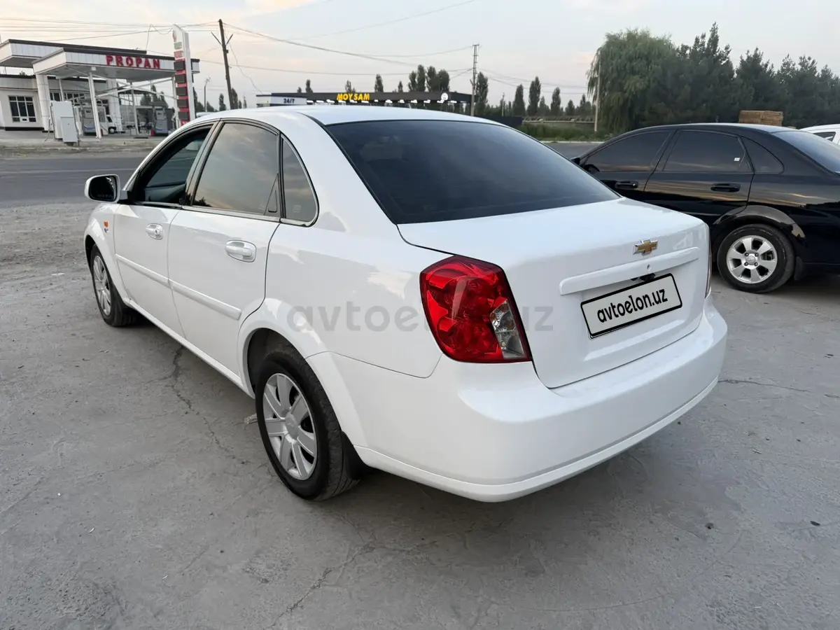 Chevrolet Gentra,  2 позиция