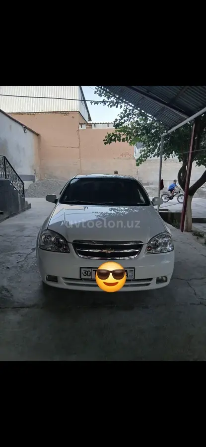 Chevrolet Lacetti,  1 позиция Газ-бензин