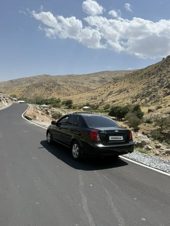 Chevrolet Gentra,  3 позиция