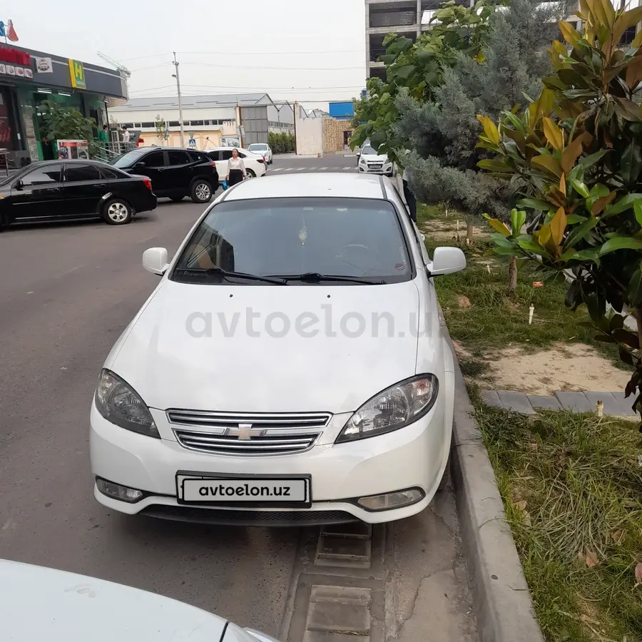 Chevrolet Gentra,  2 позиция