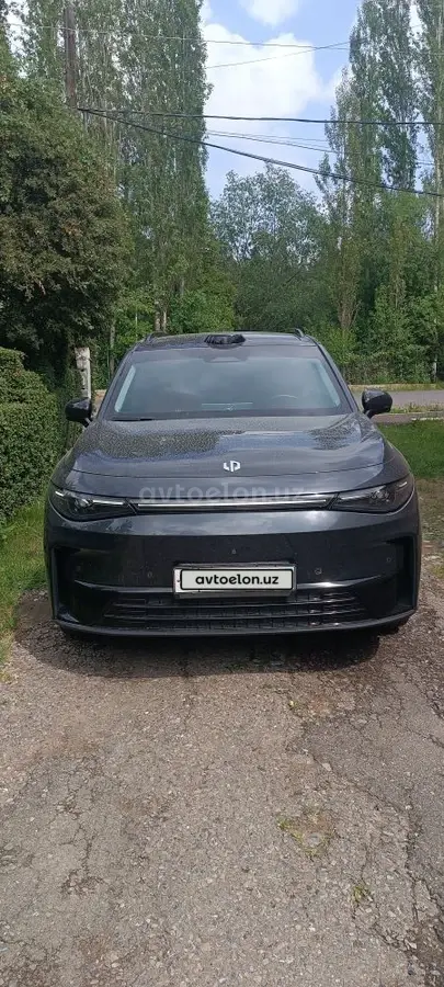 Leapmotor C16