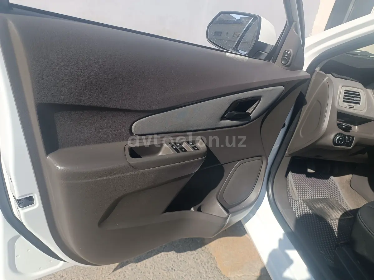 Chevrolet Cobalt,  2 позиция