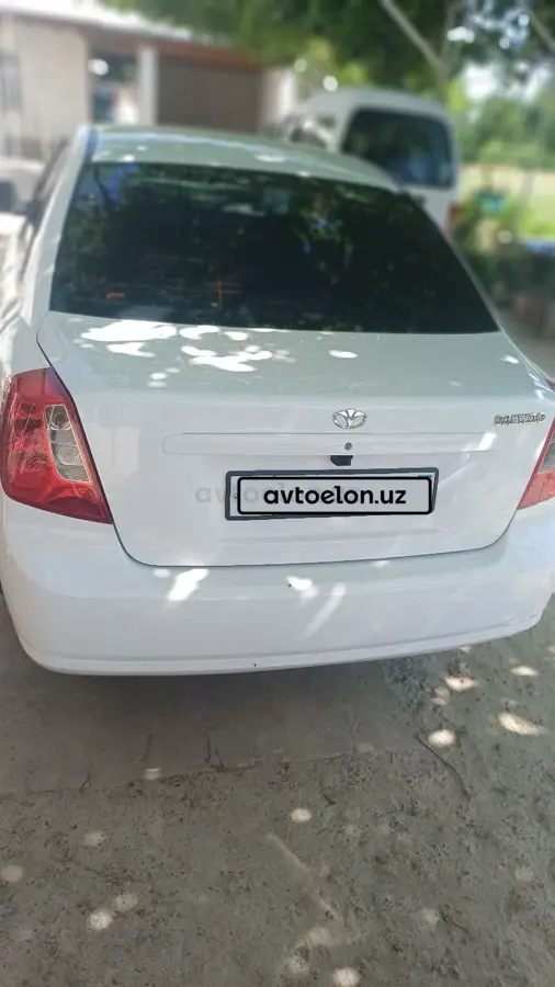 Chevrolet Gentra,  1 позиция Газ-бензин