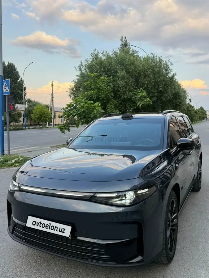 Leapmotor C16