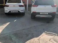 Белый Chevrolet Tracker, 3 позиция 2025 года, КПП Автомат, в Гулистан за 18 700 y.e. id7612161