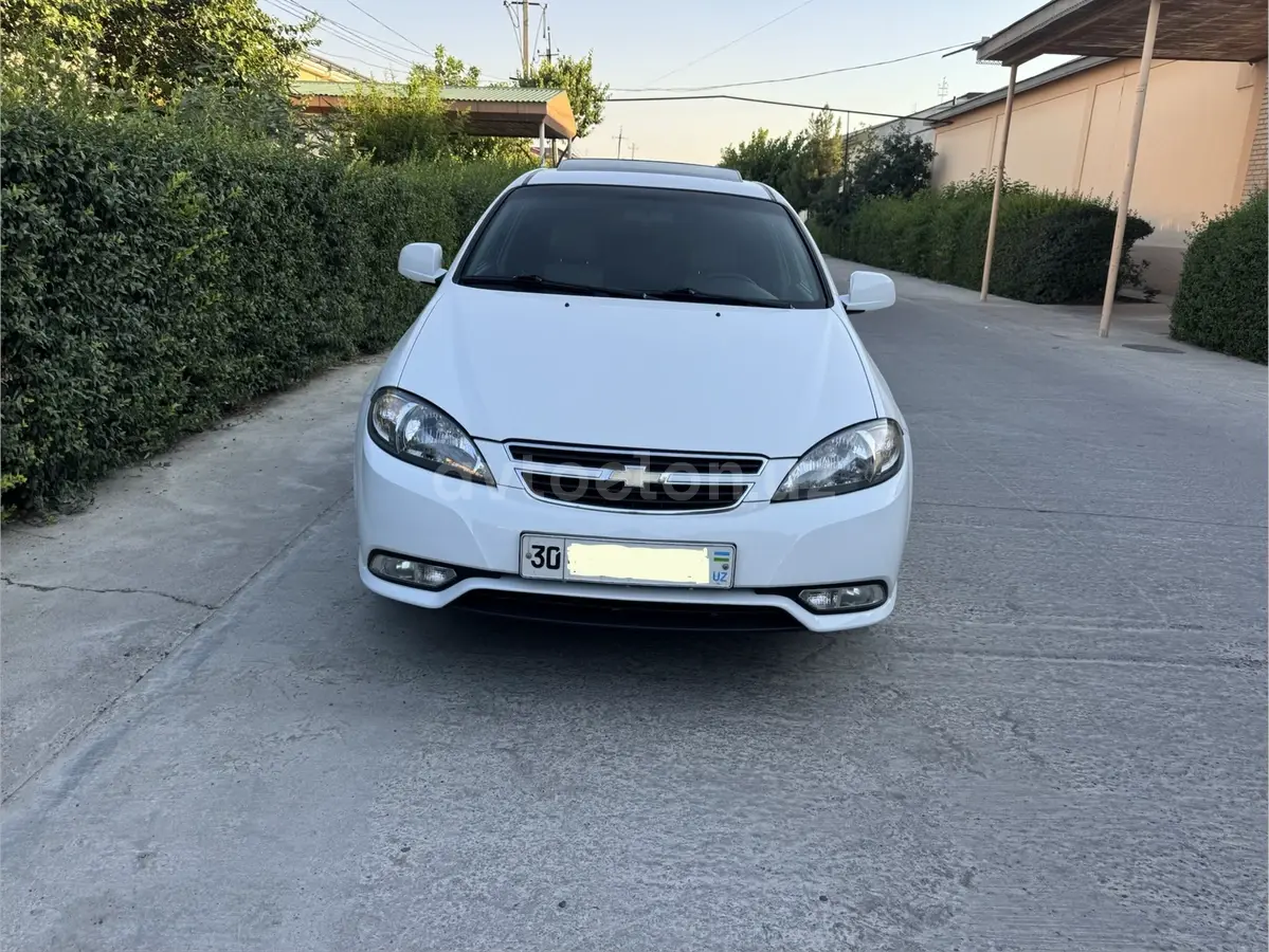 Chevrolet Gentra,  3 позиция