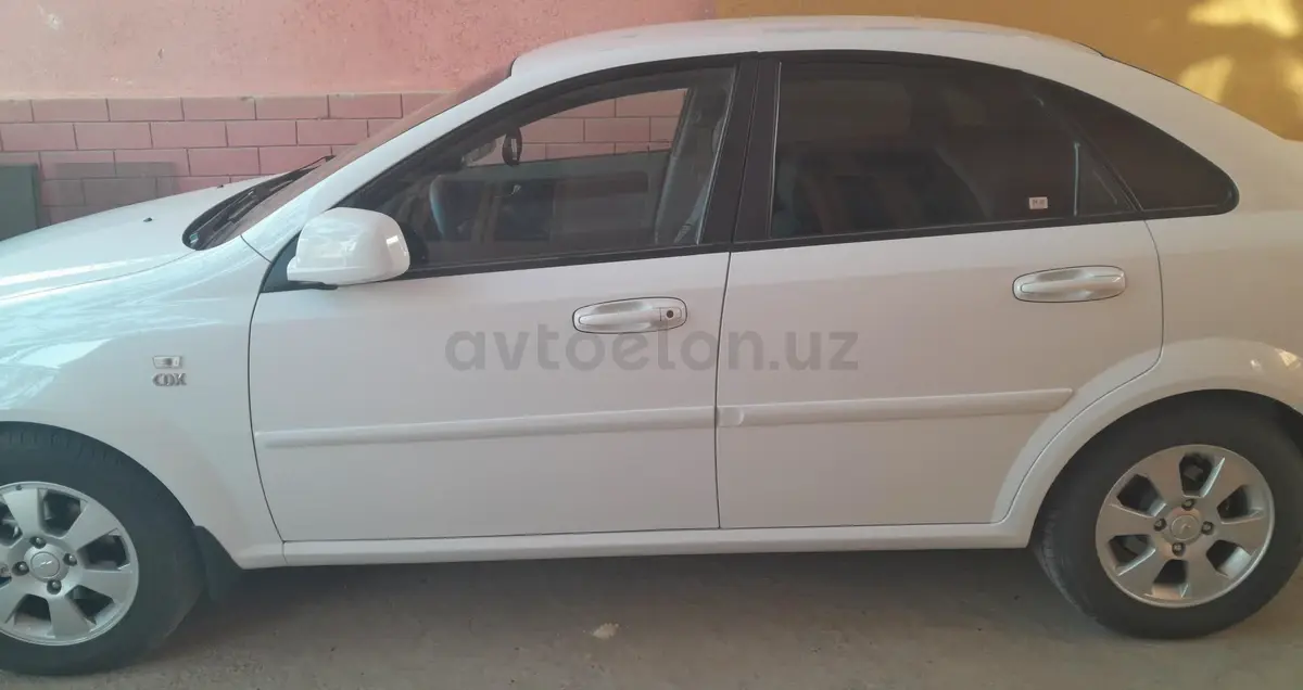 Chevrolet Gentra,  3 позиция