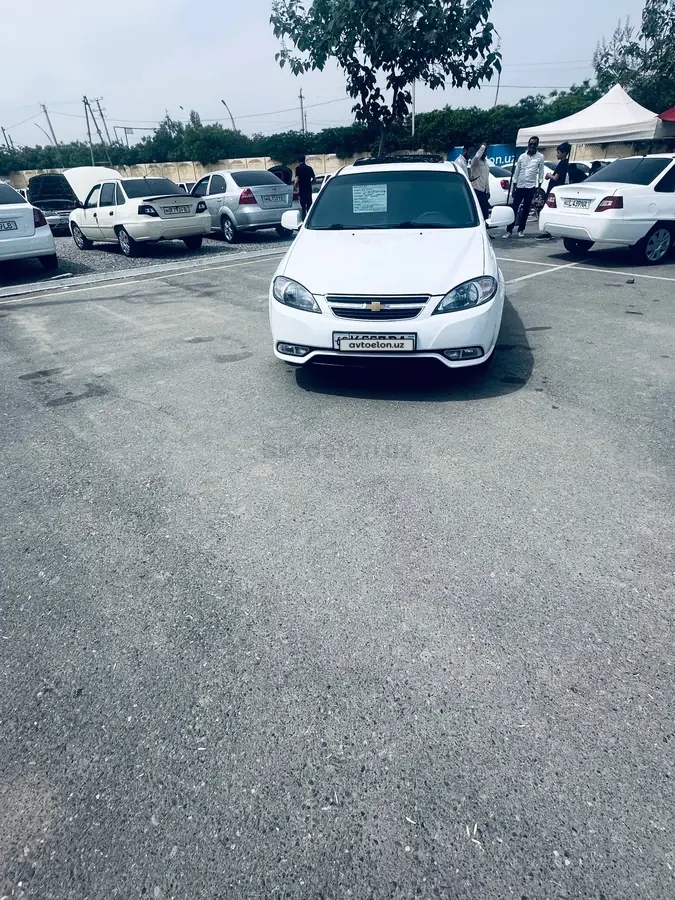 Chevrolet Gentra,  2 позиция