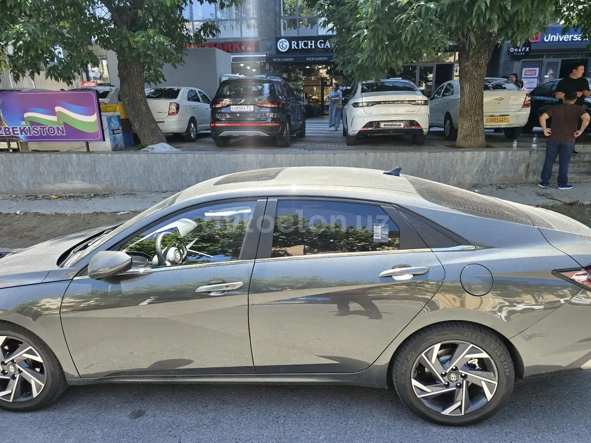 Hyundai Elantra