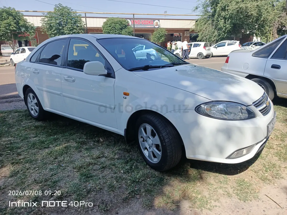 Chevrolet Gentra,  3 позиция