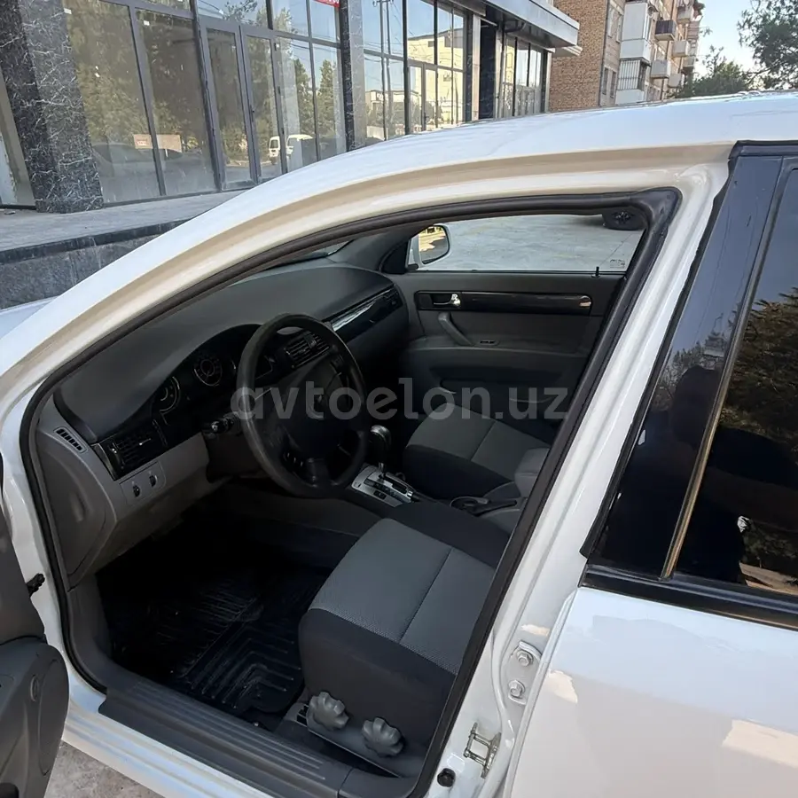 Chevrolet Gentra,  3 позиция