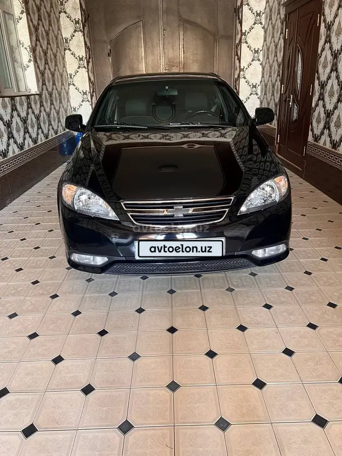 Chevrolet Gentra,  1 позиция Газ-бензин