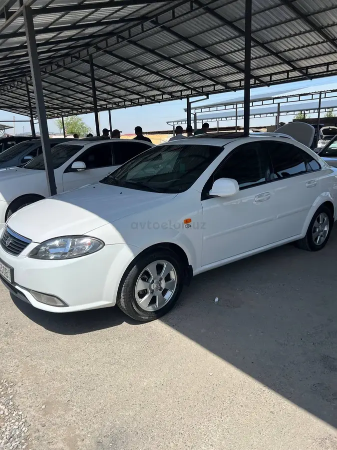 Chevrolet Gentra,  3 позиция