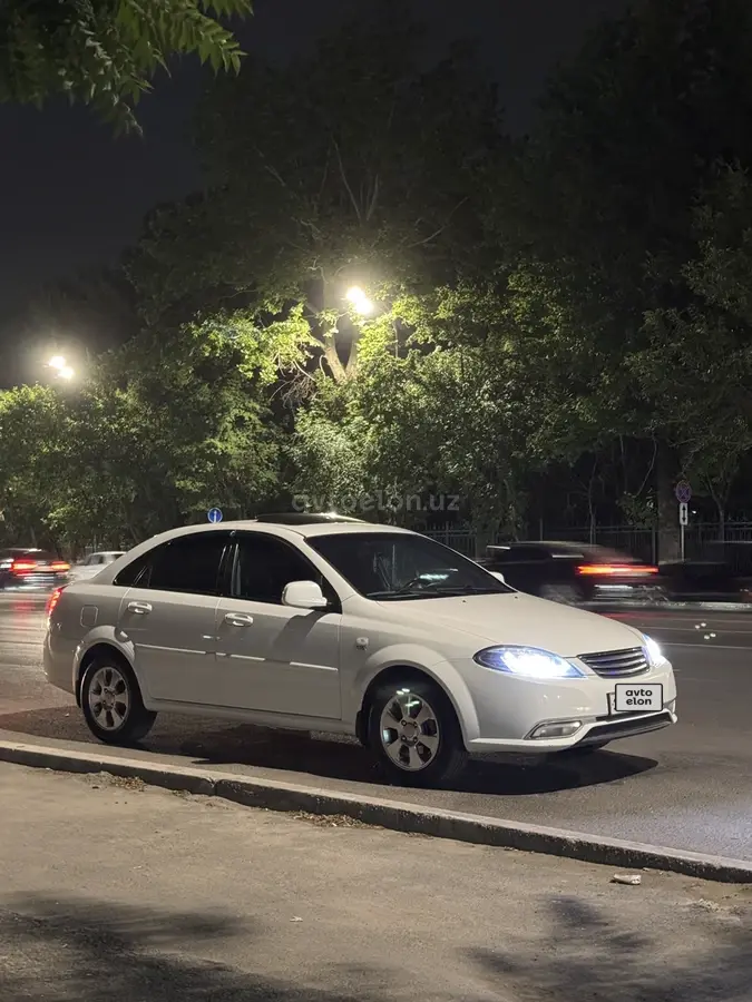 Chevrolet Gentra,  3 позиция
