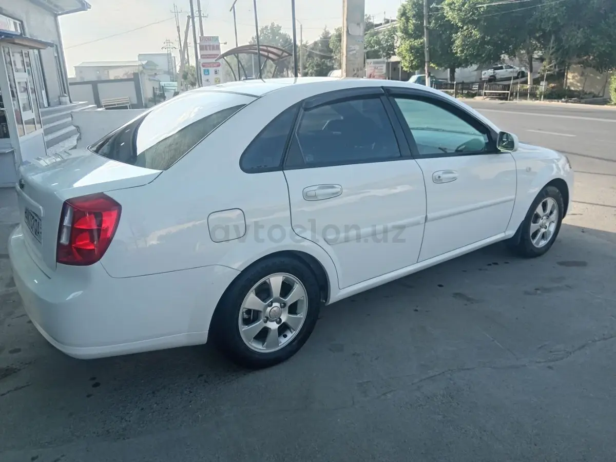 Chevrolet Gentra,  2 позиция