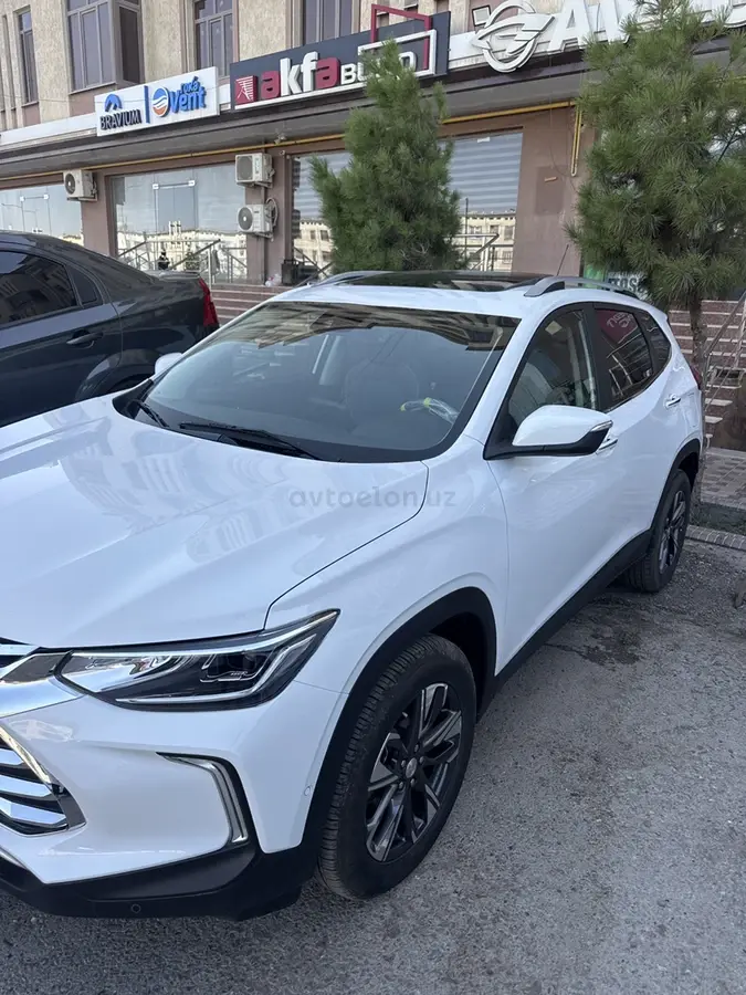 Chevrolet Tracker 2