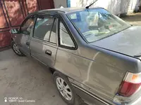 Мокрый асфальт Daewoo Nexia 2002 года, КПП Механика, в Бухара за 2 500 y.e. id7117662