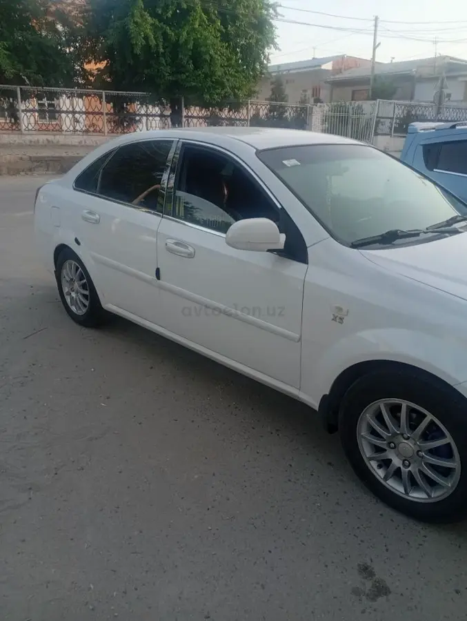 Chevrolet Lacetti,  2 позиция