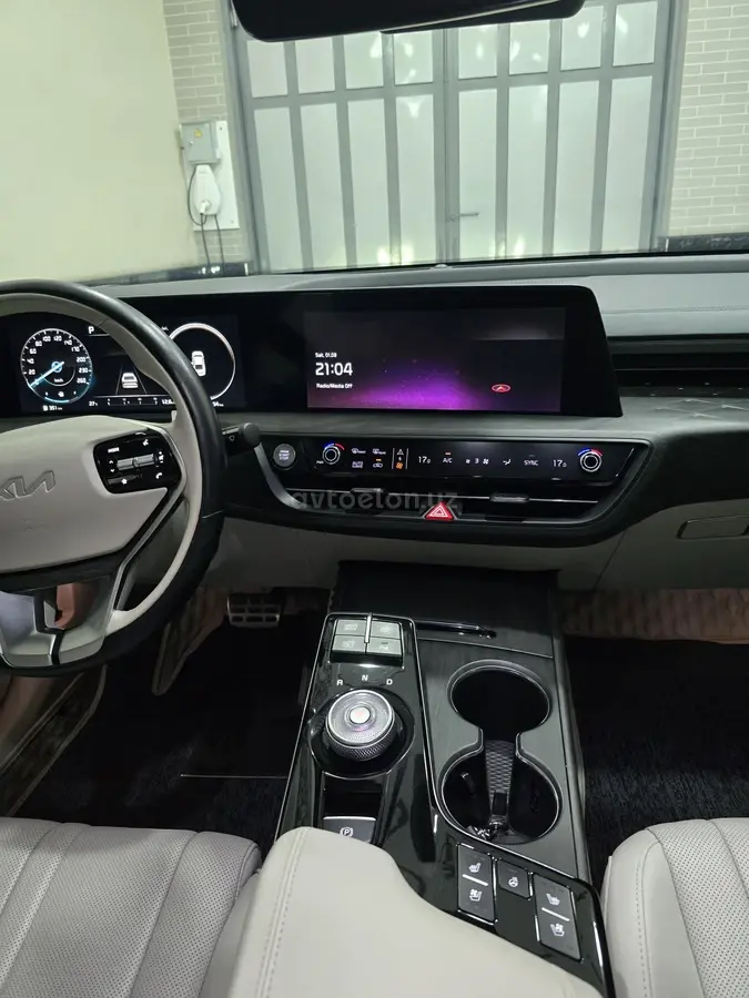 Kia K8