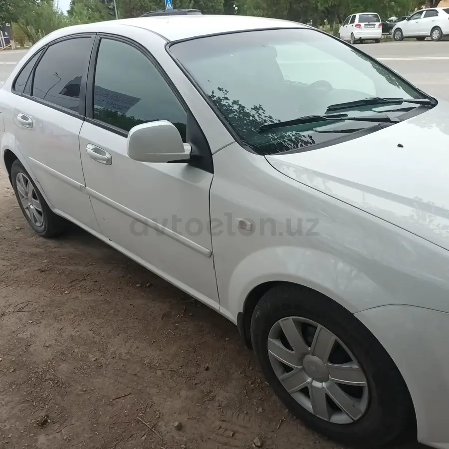 Chevrolet Gentra,  1 позиция