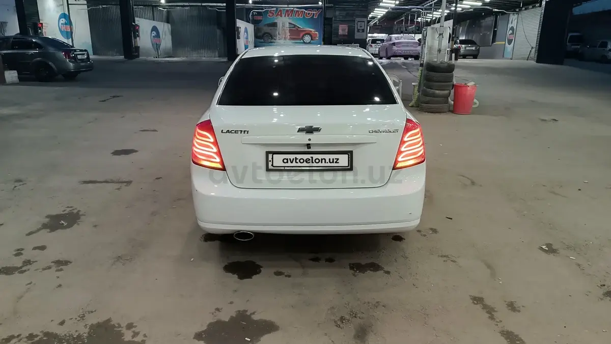 Chevrolet Gentra,  3 позиция