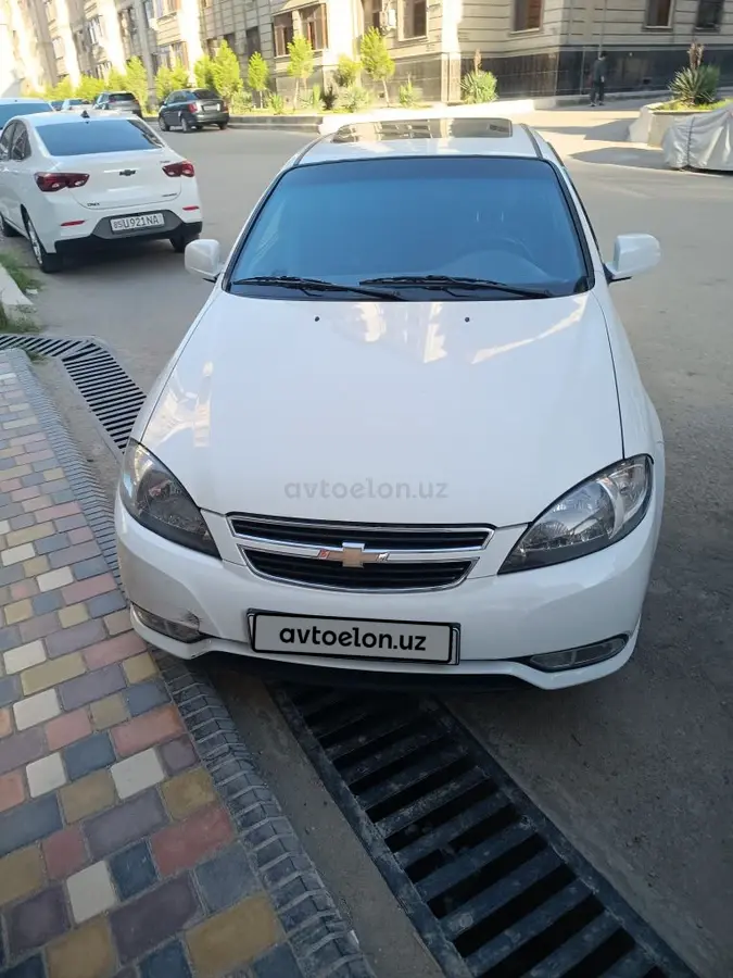 Chevrolet Gentra,  3 позиция