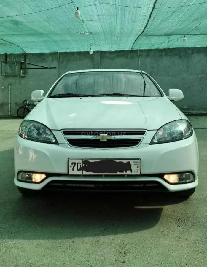 Chevrolet Gentra,  1 позиция Газ-бензин