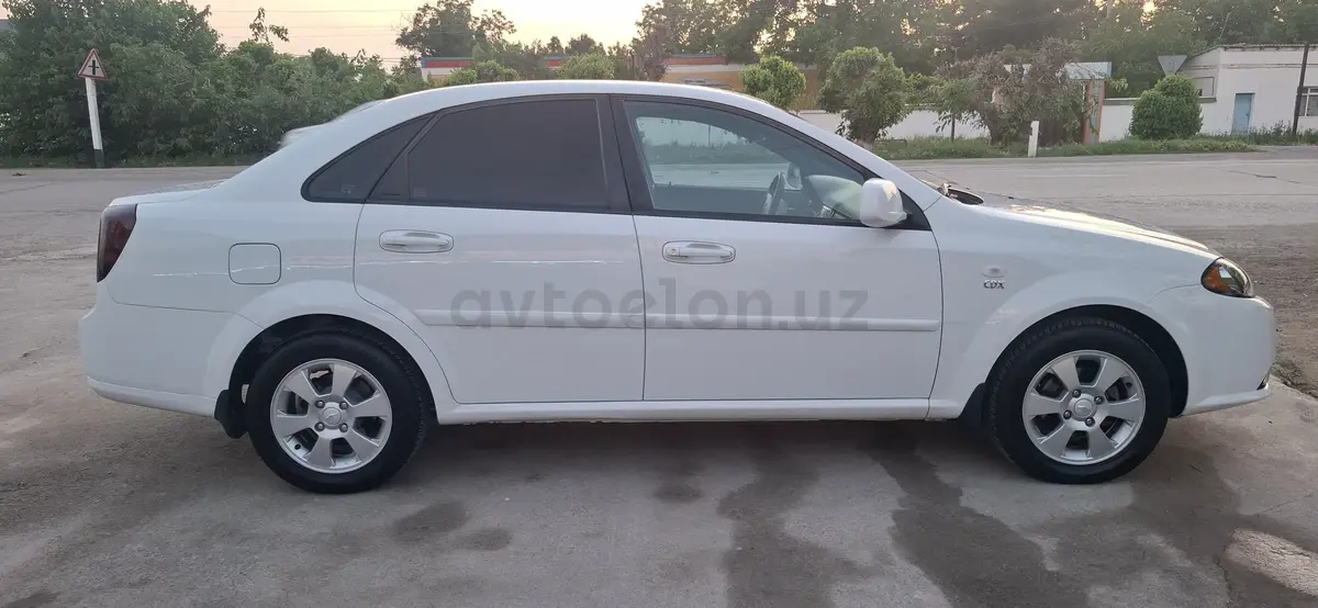 Chevrolet Gentra,  1 позиция