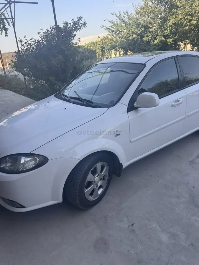 Chevrolet Gentra,  3 позиция